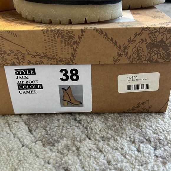 Free People Jack ankle Boots in Camel - Picture 4 of 8